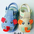 wholesale price pretty carton sandals walking baby shoes with sound
